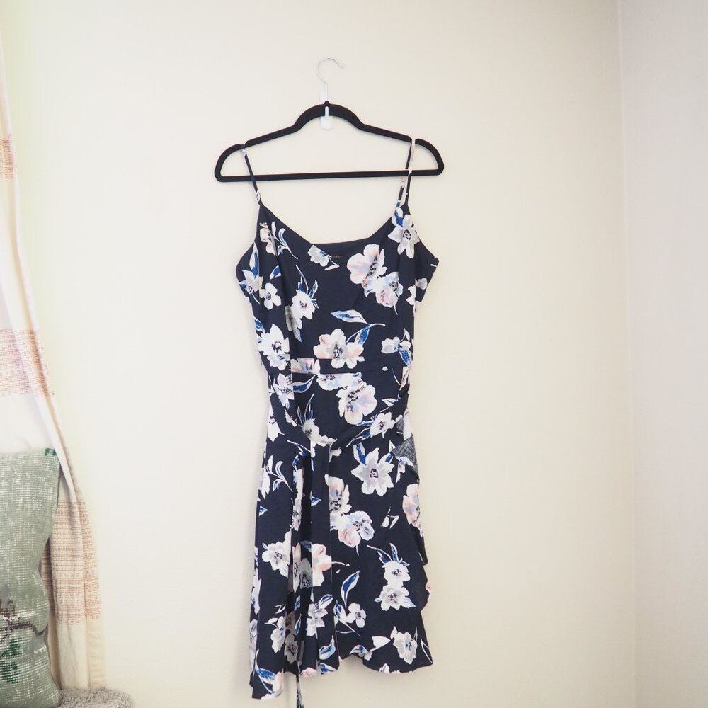 !! Banana Republic Navy Blue Floral Spaghetti Strap Ruffle Dress sz 12 - Picture 3 of 7